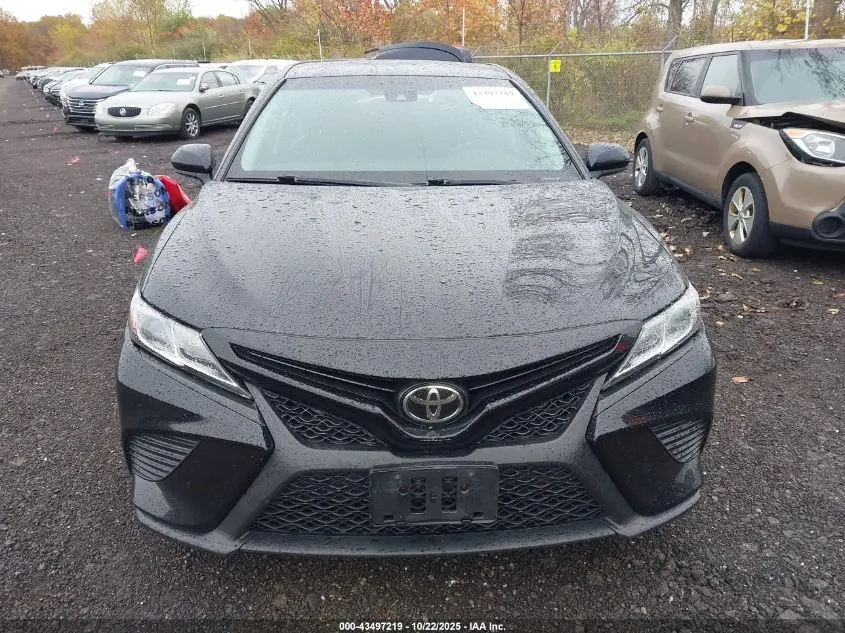 2018 TOYOTA CAMRY SE