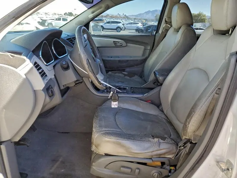 2011 CHEVROLET TRAVERSE LT  