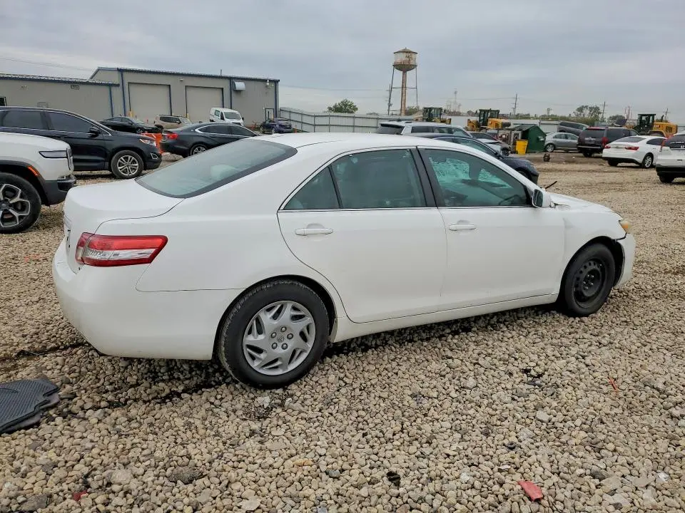 2011 TOYOTA CAMRY LE  