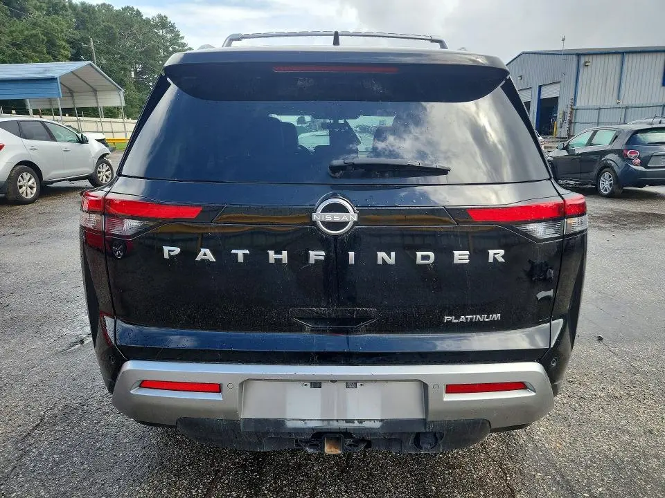 2024 NISSAN PATHFINDER PLATINUM  