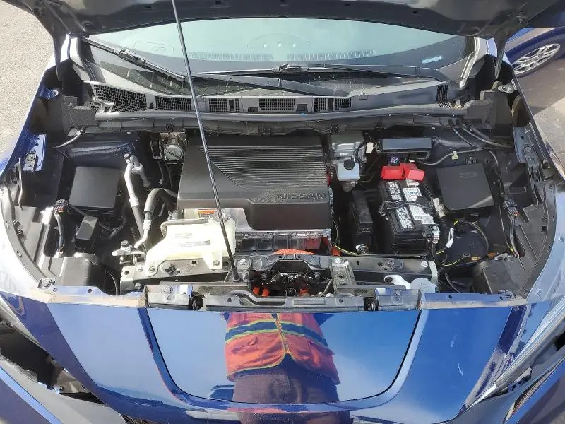 2022 NISSAN LEAF S  