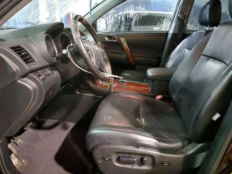 2013 TOYOTA HIGHLANDER LIMITED  