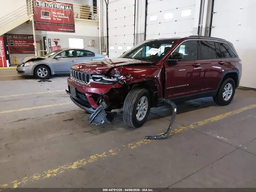 2024 JEEP GRAND CHEROKEE LAREDO 4X4