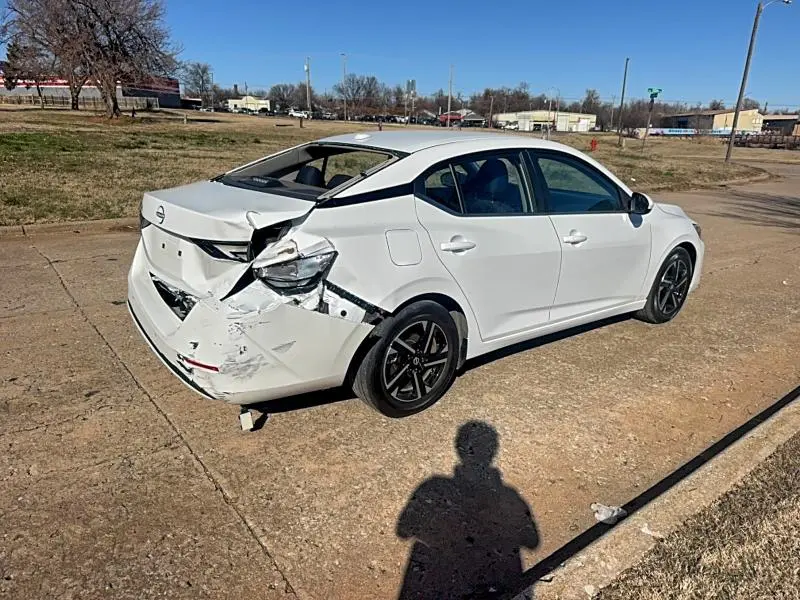 2025 NISSAN SENTRA SV  