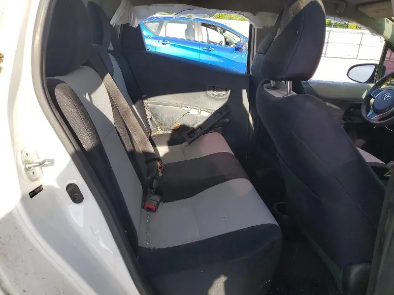 2012 TOYOTA YARIS 5-DOOR LE  