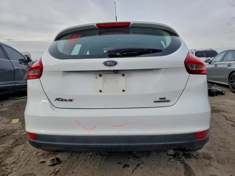 2016 FORD FOCUS SE  