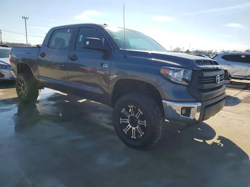 2017 TOYOTA TUNDRA CREWMAX SR5  