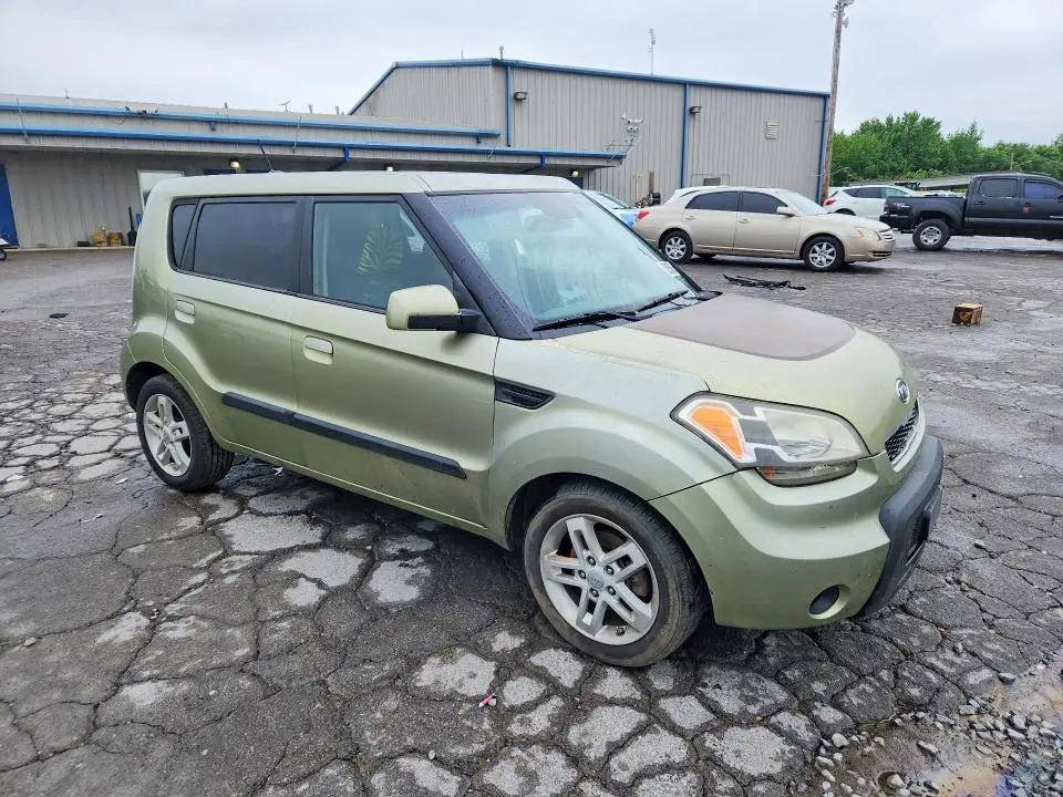 2010 KIA SOUL +  