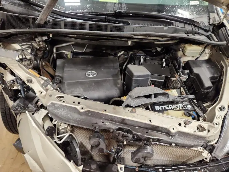 2015 TOYOTA SIENNA LE 8-PASSENGER  