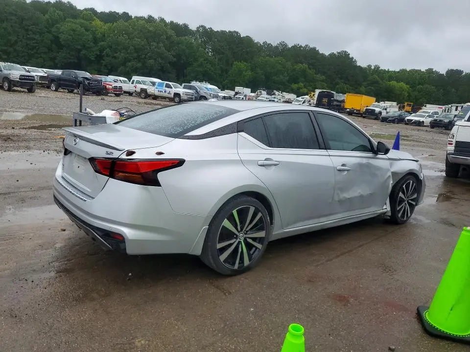 2020 NISSAN ALTIMA SR  