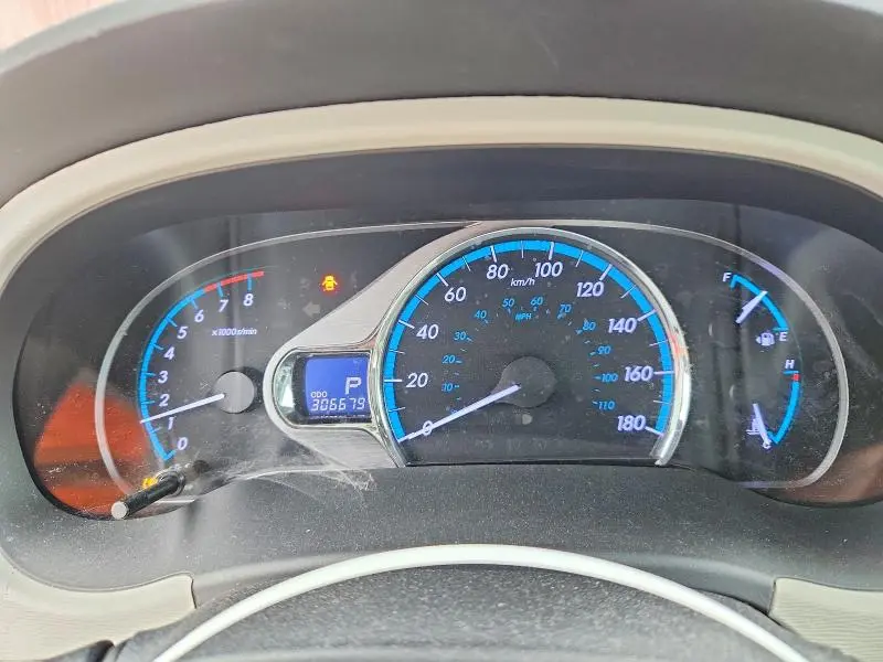 2011 TOYOTA SIENNA XLE 8-PASSENGER  