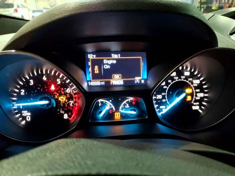 2017 FORD ESCAPE SE  