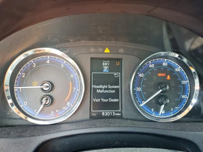 2018 TOYOTA COROLLA SE  