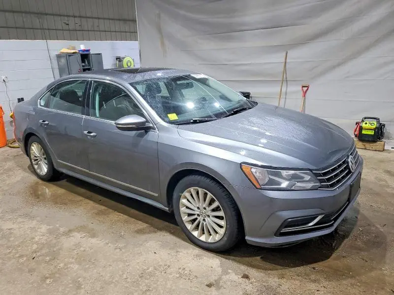 2017 VOLKSWAGEN PASSAT SE  