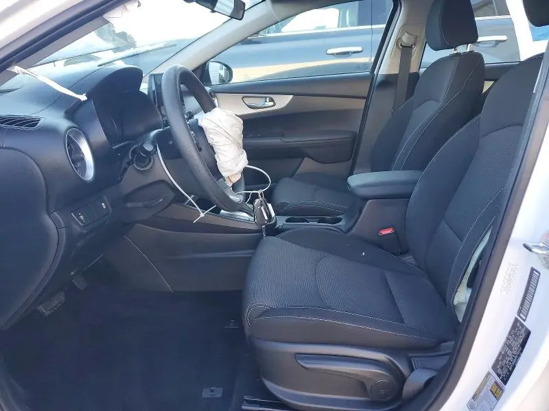 2024 KIA FORTE LX  