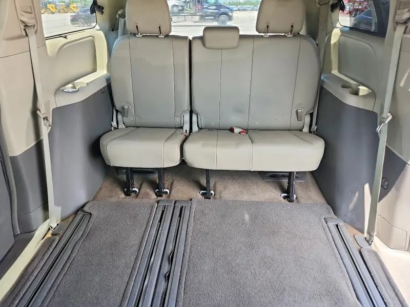 2016 TOYOTA SIENNA XLE 8-PASSENGER  