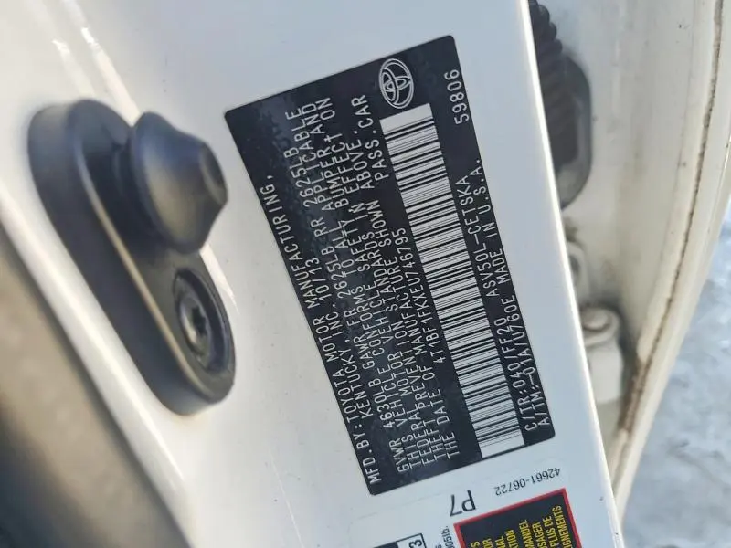 2014 TOYOTA CAMRY SE  