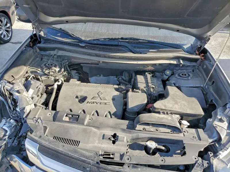 2018 MITSUBISHI OUTLANDER SE  