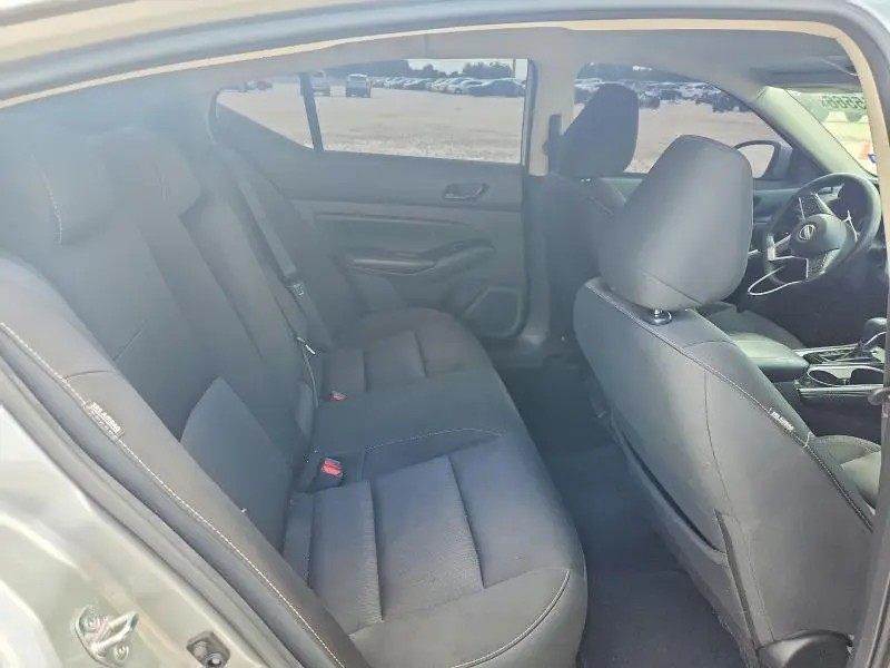 2023 NISSAN ALTIMA SV  
