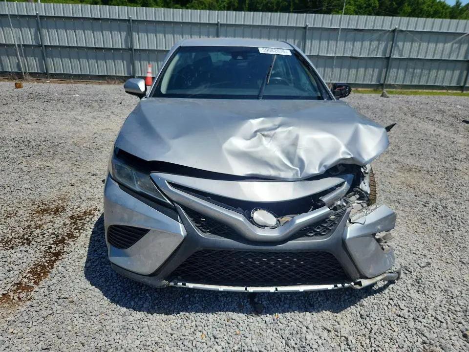 2018 TOYOTA CAMRY SE  