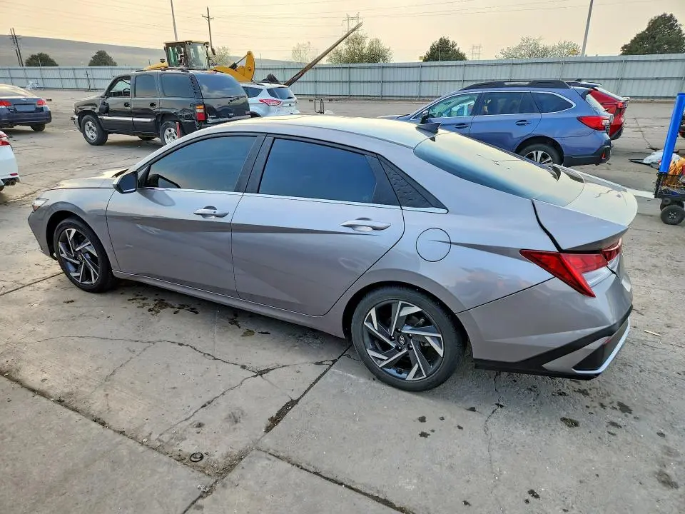 2024 HYUNDAI ELANTRA SEL  