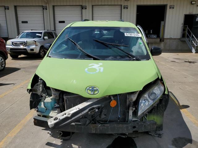 2014 TOYOTA SIENNA LE