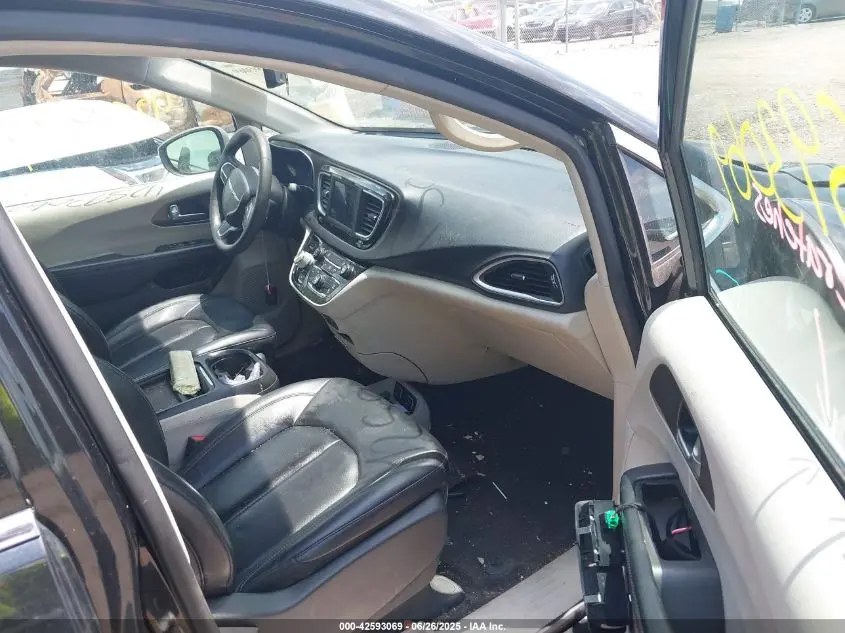 2020 CHRYSLER VOYAGER LXI