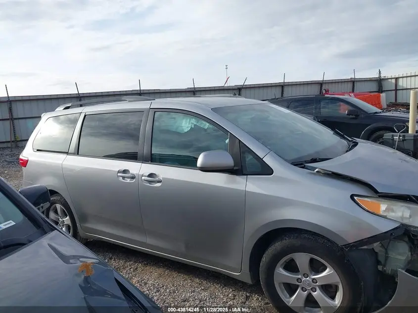 2015 TOYOTA SIENNA LE 8 PASSENGER