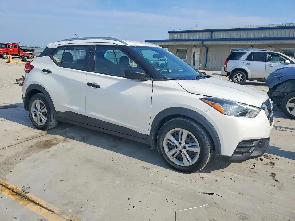 2018 NISSAN KICKS S  