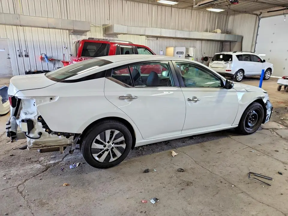 2024 NISSAN ALTIMA S  