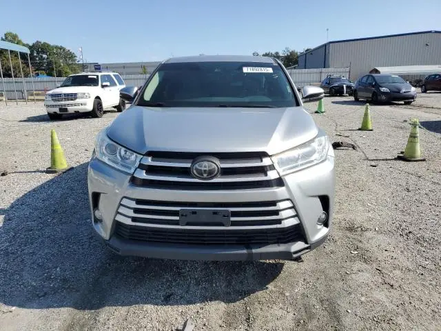 2017 TOYOTA HIGHLANDER LE PLUS  