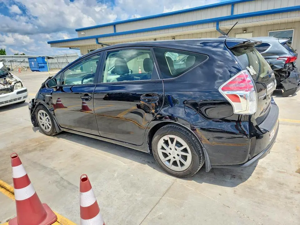 2017 TOYOTA PRIUS V FOUR  