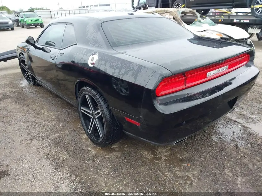 2013 DODGE CHALLENGER SXT