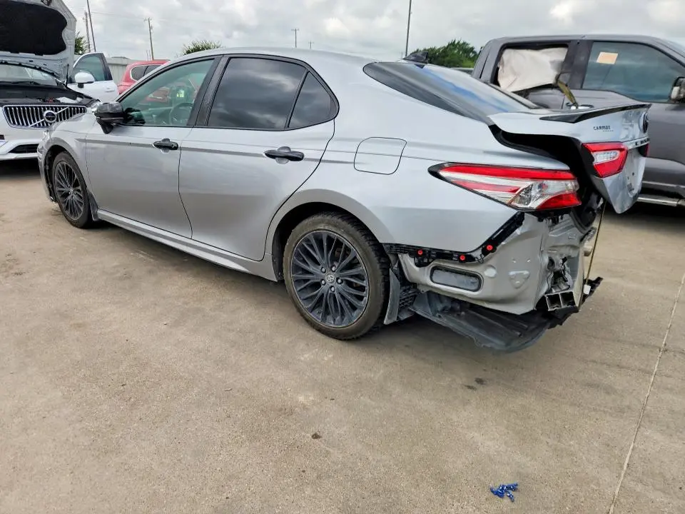 2019 TOYOTA CAMRY SE  