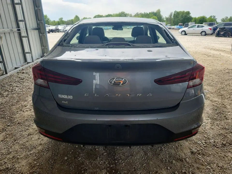 2019 HYUNDAI ELANTRA SE  