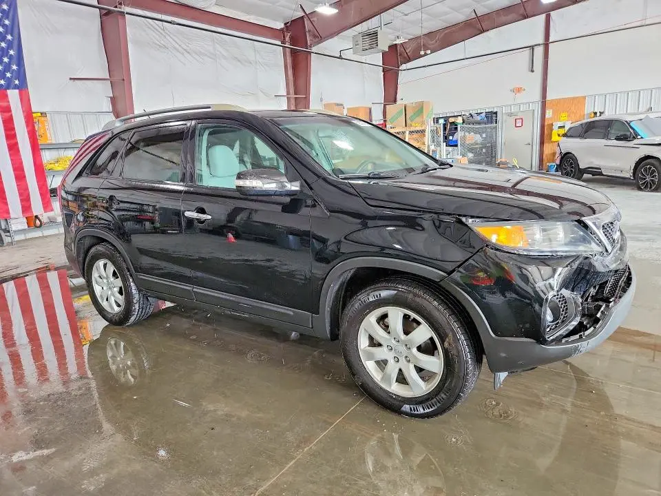 2013 KIA SORENTO LX  