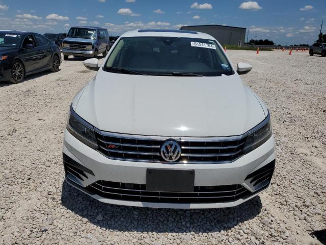 2019 VOLKSWAGEN PASSAT SE R-LINE