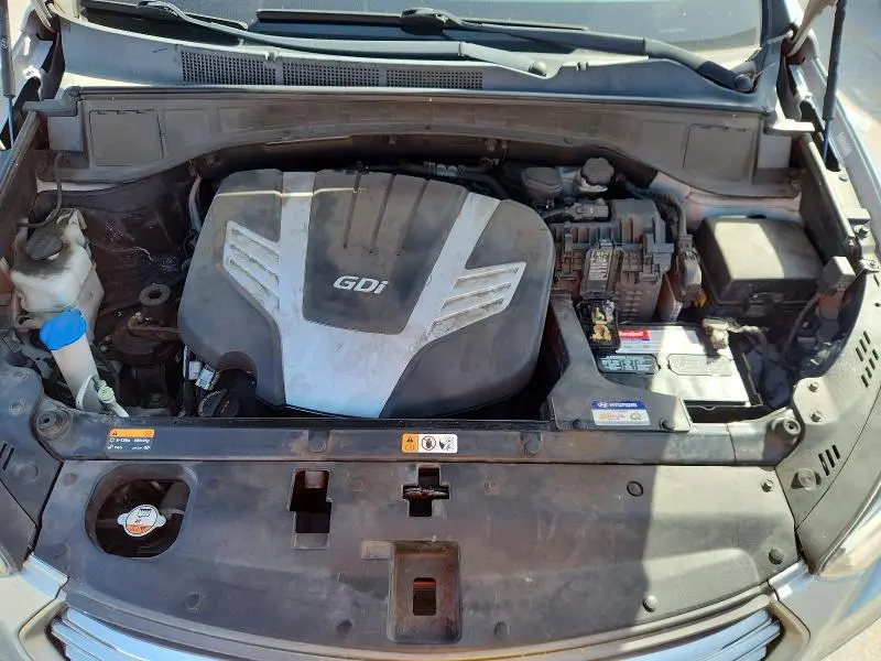 2017 HYUNDAI SANTA FE SE  