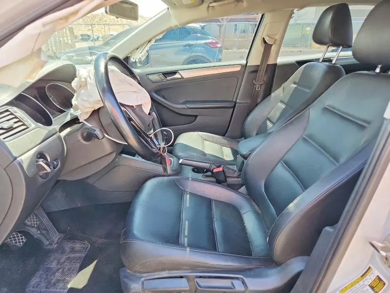 2017 VOLKSWAGEN JETTA SE  
