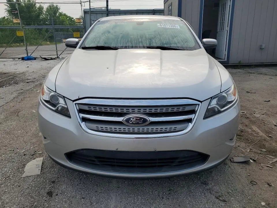 2011 FORD TAURUS SEL  