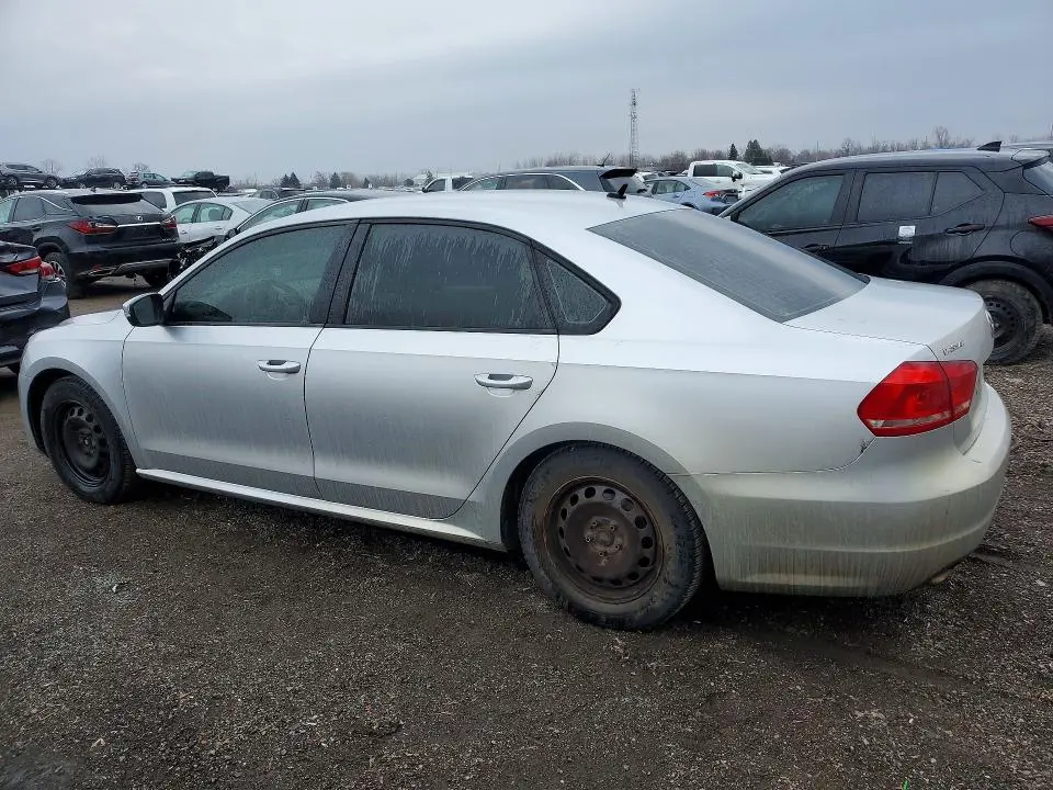 2013 VOLKSWAGEN PASSAT S  