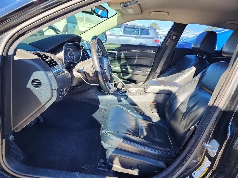 2016 CHRYSLER 300 LIMITED  