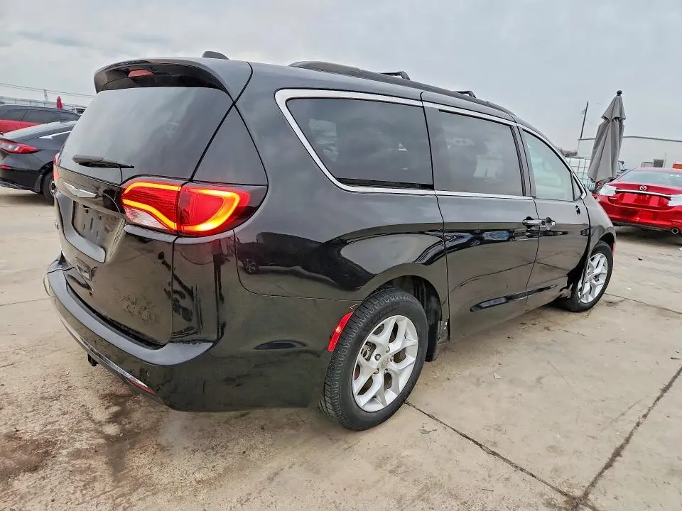 2017 CHRYSLER PACIFICA TOURING L  