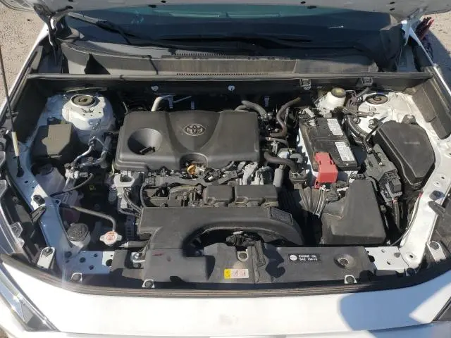 2021 TOYOTA RAV4 XLE  