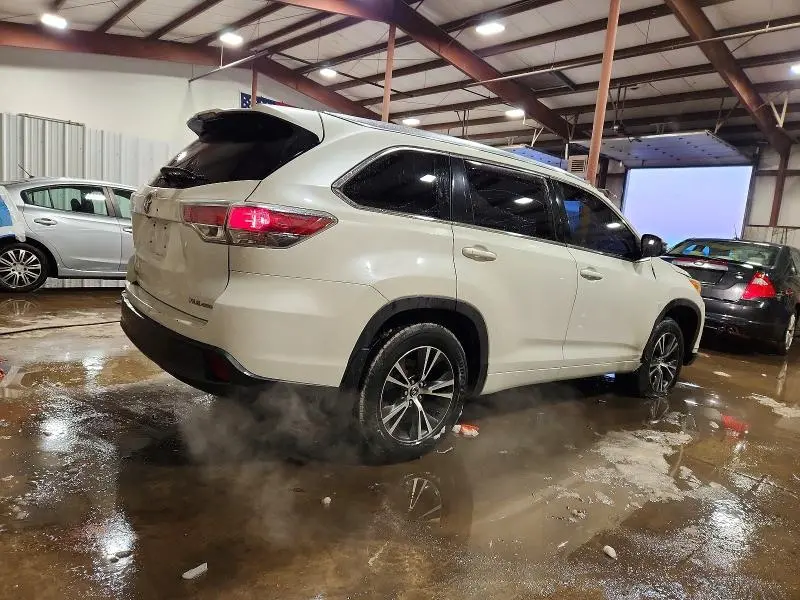 2016 TOYOTA HIGHLANDER XLE  