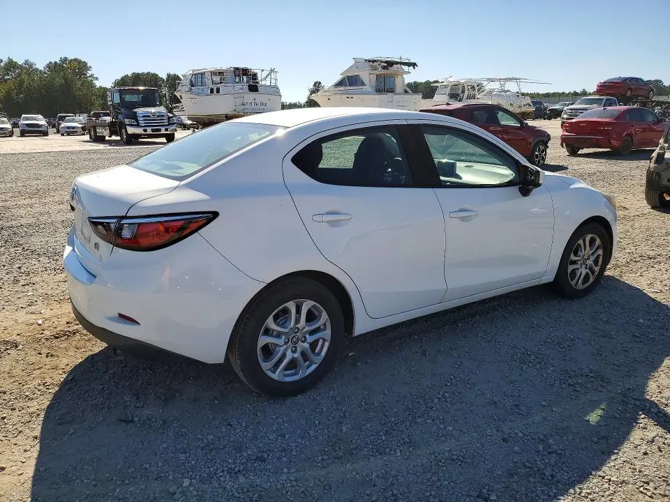 2018 TOYOTA YARIS IA BASE  