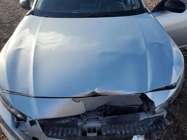 2019 NISSAN ALTIMA SR  