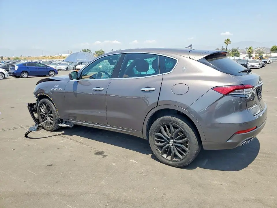 2022 MASERATI LEVANTE BASE  