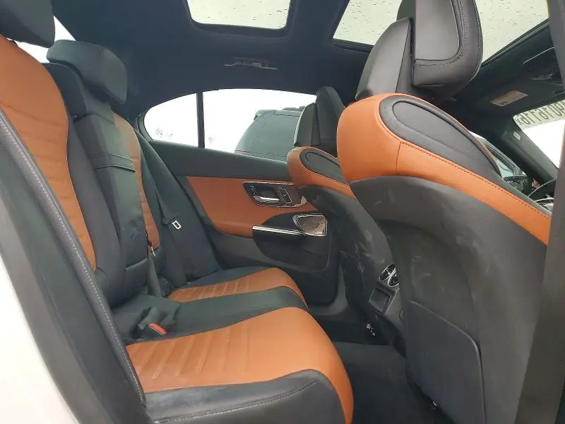 2024 MERCEDES-BENZ C 300  