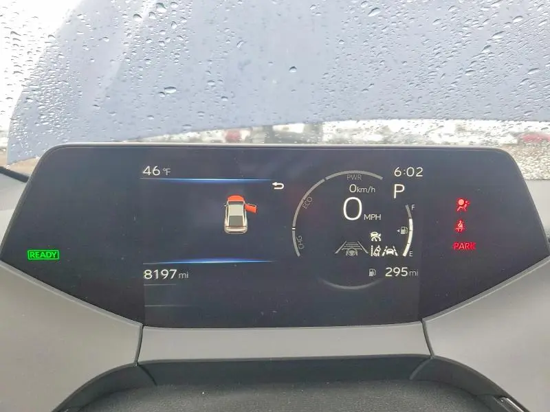 2024 TOYOTA PRIUS XLE  